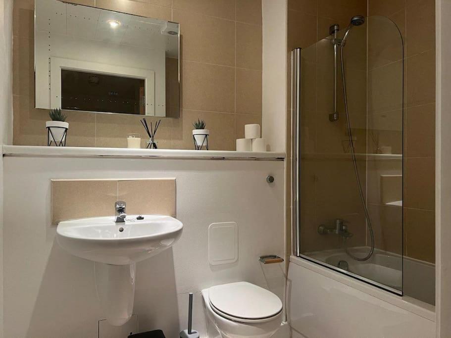 2 Bedroom City Center Apartment แมนเชสเตอร์ ภายนอก รูปภาพ